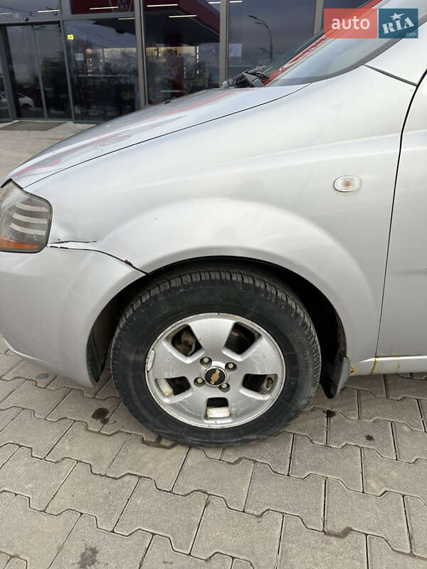 Седан Chevrolet Aveo 2006 в Чернівцях