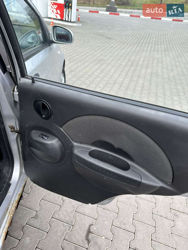 Седан Chevrolet Aveo 2006 в Чернівцях