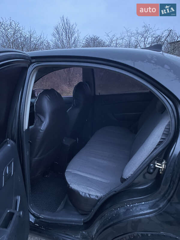 Седан Chevrolet Aveo 2006 в Жмеринке