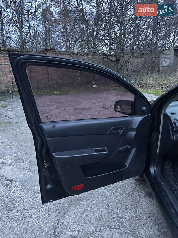 Седан Chevrolet Aveo 2006 в Жмеринке