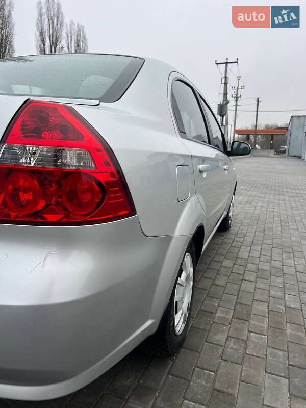 Седан Chevrolet Aveo 2008 в Хороле