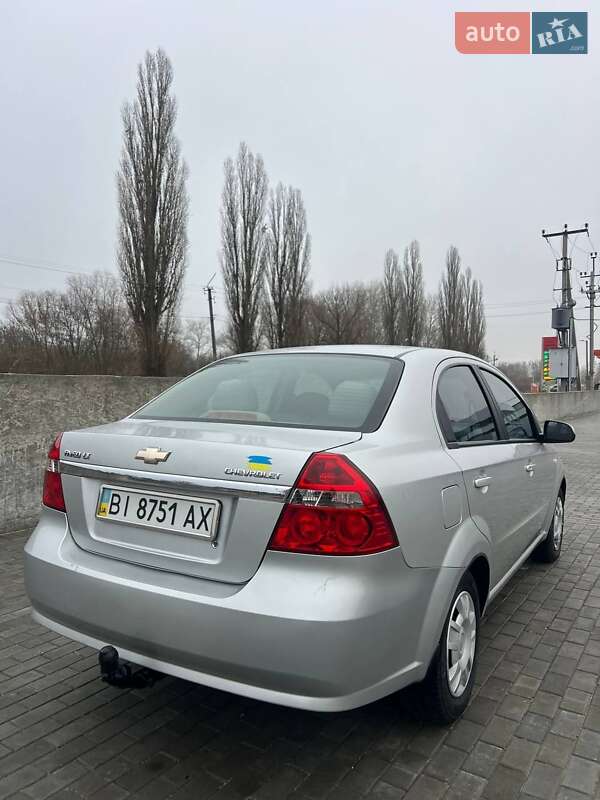 Седан Chevrolet Aveo 2008 в Хороле