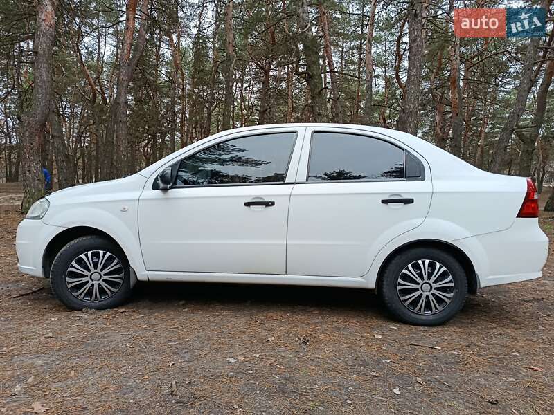 Седан Chevrolet Aveo 2007 в Дніпрі
