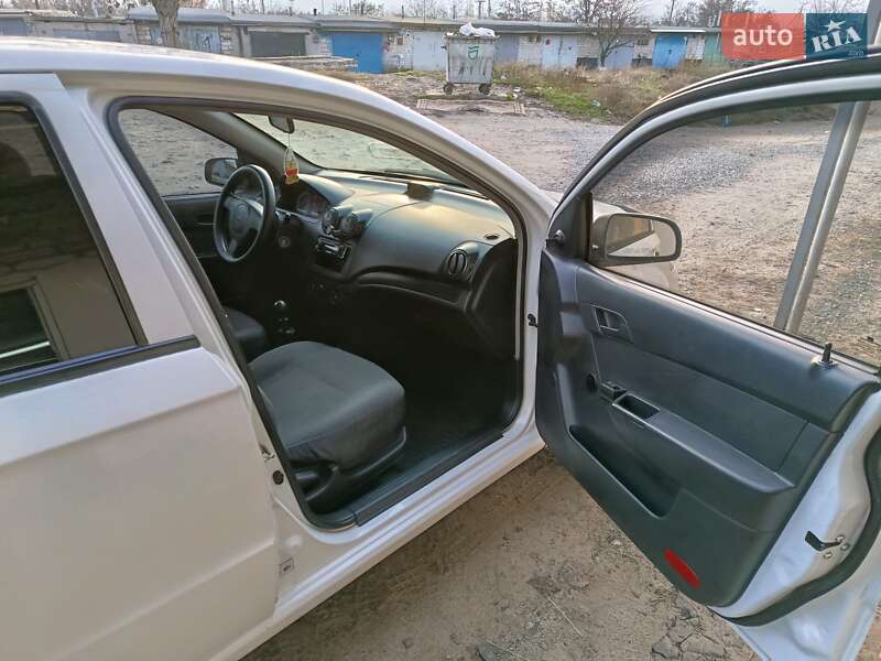 Седан Chevrolet Aveo 2007 в Дніпрі