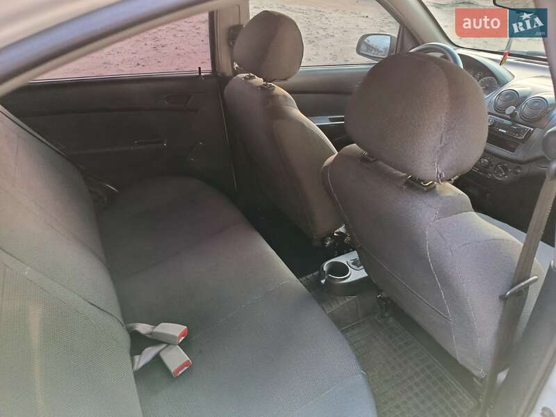 Седан Chevrolet Aveo 2007 в Дніпрі