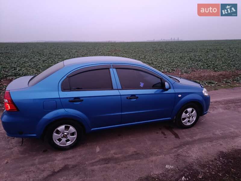 Седан Chevrolet Aveo 2010 в Корсунь-Шевченківському