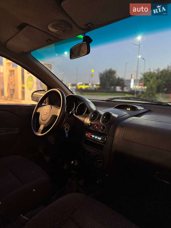 Седан Chevrolet Aveo 2005 в Полтаві