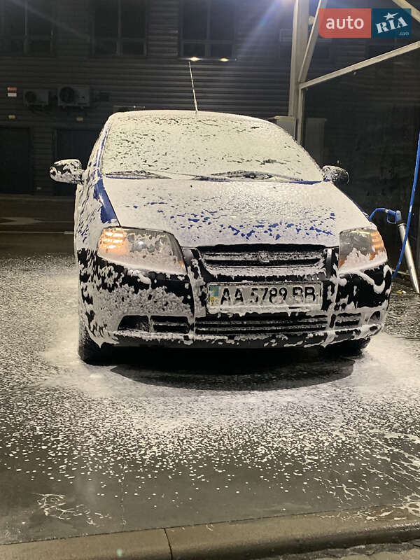 Седан Chevrolet Aveo 2005 в Полтаві