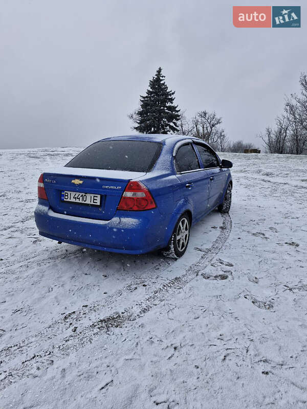 Седан Chevrolet Aveo 2008 в Зіньківі