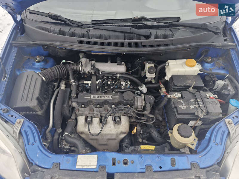 Седан Chevrolet Aveo 2008 в Зіньківі