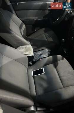 Седан Chevrolet Aveo 2006 в Черновцах