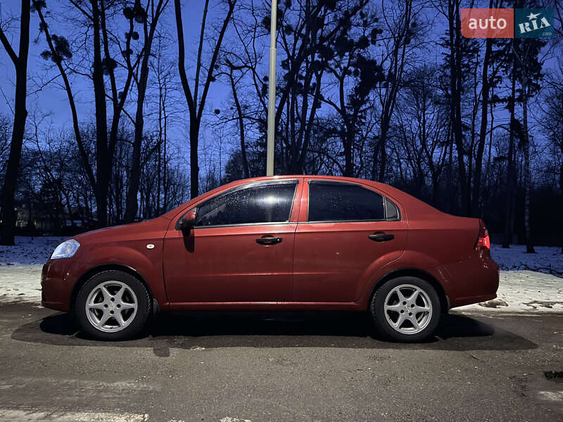 Седан Chevrolet Aveo 2008 в Черновцах