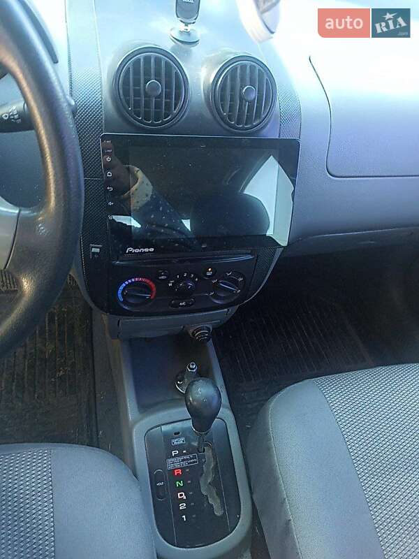 Седан Chevrolet Aveo 2005 в Рудки