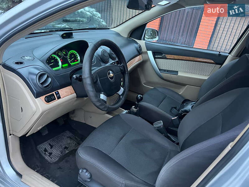 Седан Chevrolet Aveo 2008 в Києві