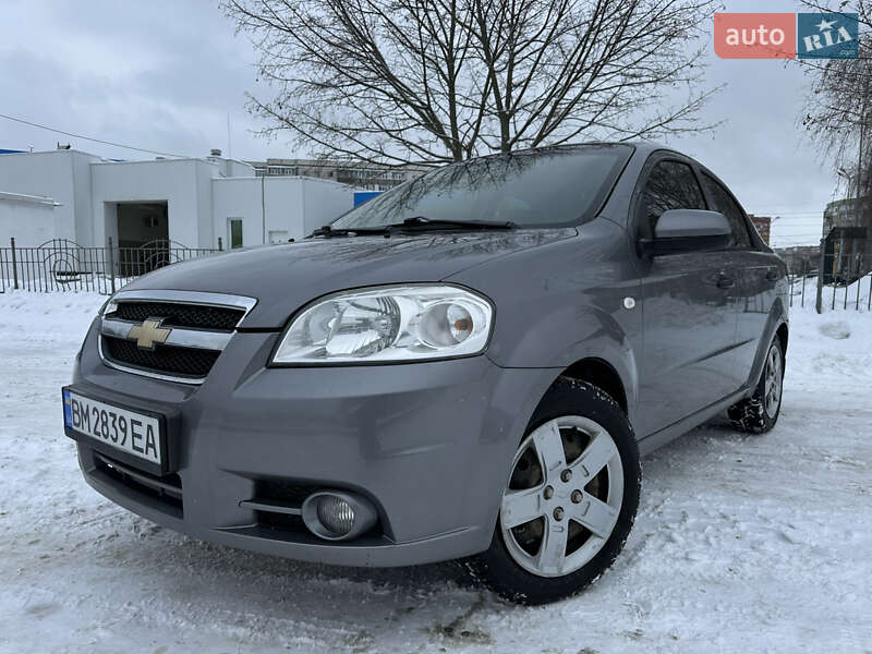 Седан Chevrolet Aveo 2011 в Сумах