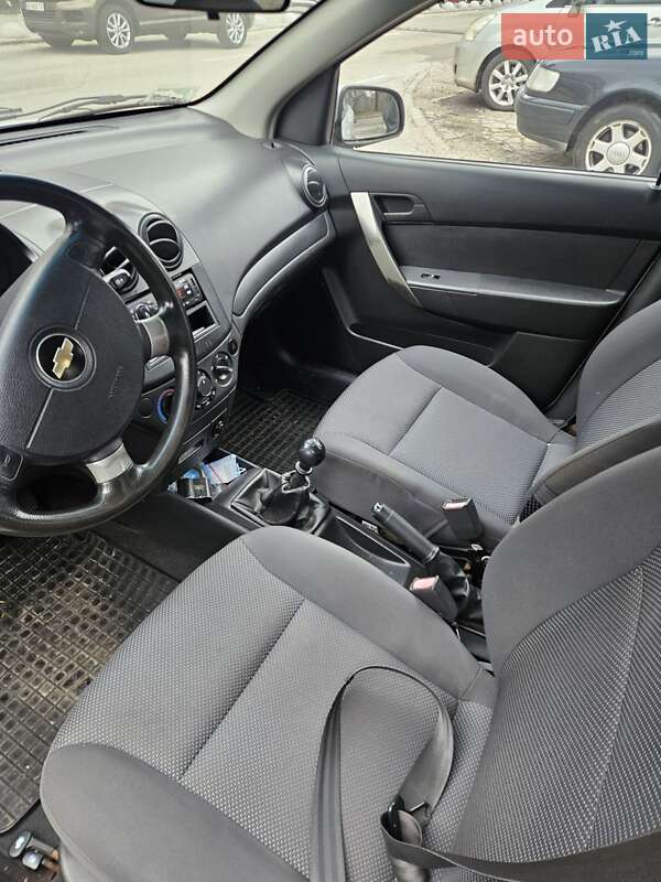 Седан Chevrolet Aveo 2008 в Днепре