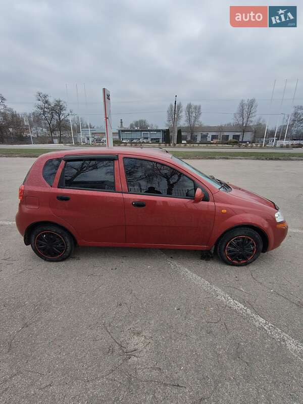 Хэтчбек Chevrolet Aveo 2005 в Кропивницком