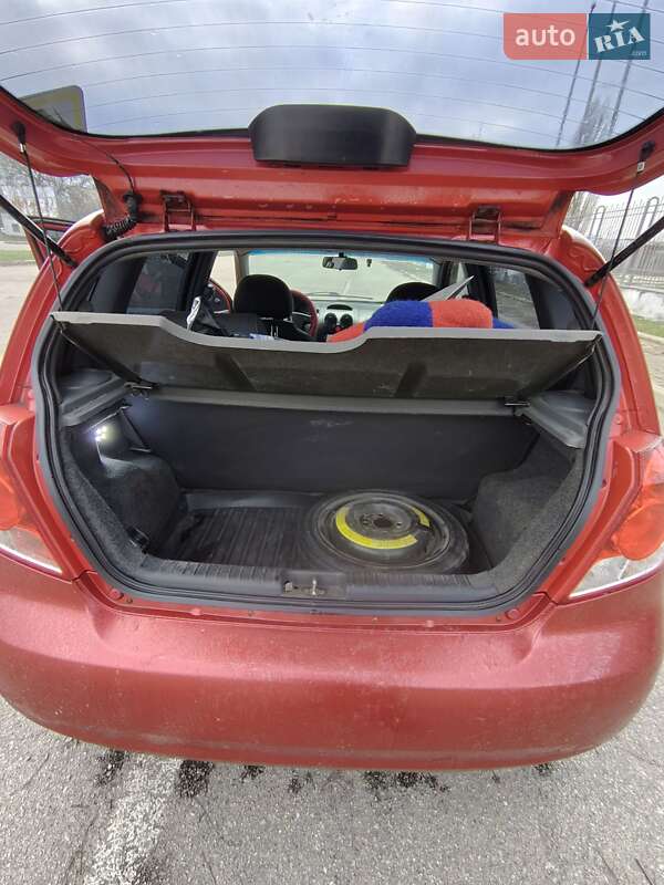 Хэтчбек Chevrolet Aveo 2005 в Кропивницком