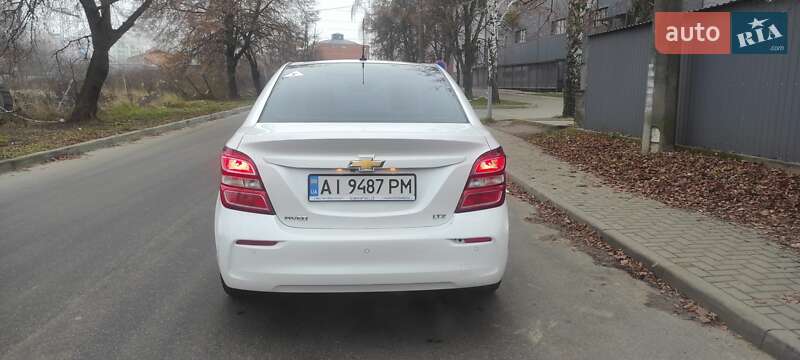 Седан Chevrolet Aveo 2017 в Киеве