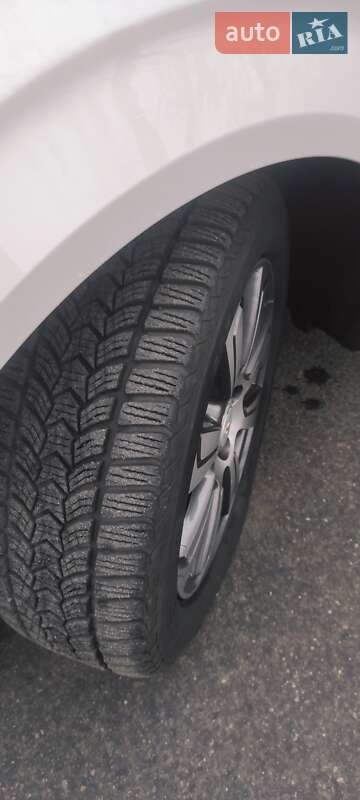 Седан Chevrolet Aveo 2017 в Киеве