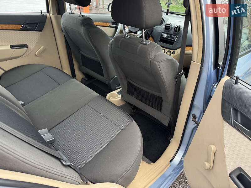 Седан Chevrolet Aveo 2008 в Харькове