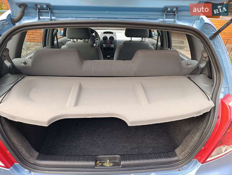 Хэтчбек Chevrolet Aveo 2005 в Запорожье