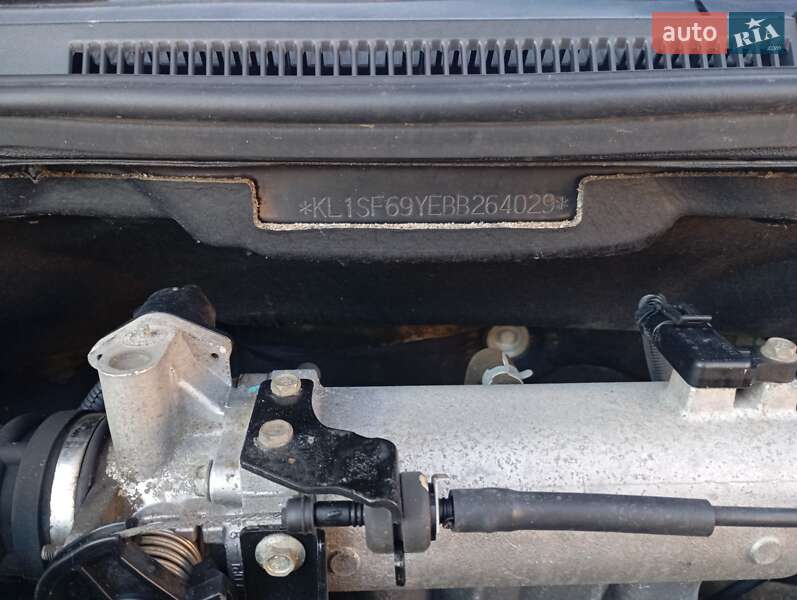 Седан Chevrolet Aveo 2011 в Микуличине