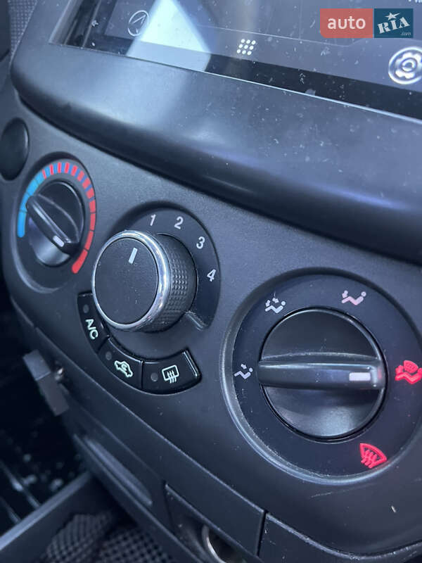 Седан Chevrolet Aveo 2006 в Львове