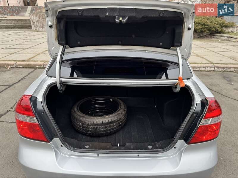 Седан Chevrolet Aveo 2008 в Николаеве