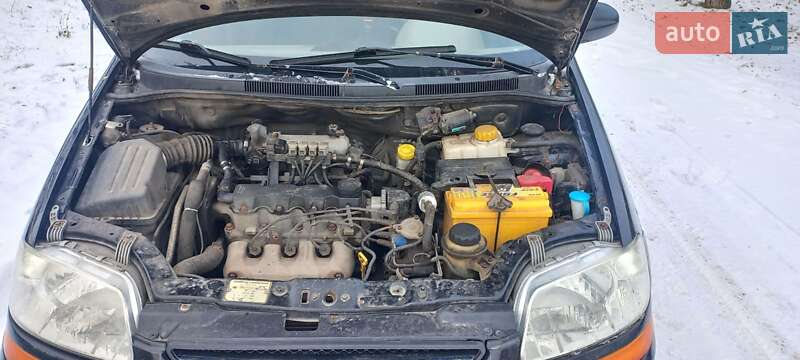 Седан Chevrolet Aveo 2005 в Кропивницком