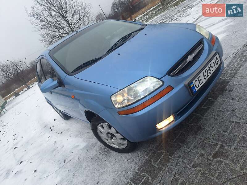 Седан Chevrolet Aveo 2005 в Черновцах
