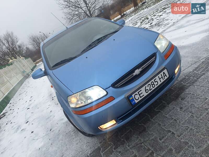 Седан Chevrolet Aveo 2005 в Черновцах