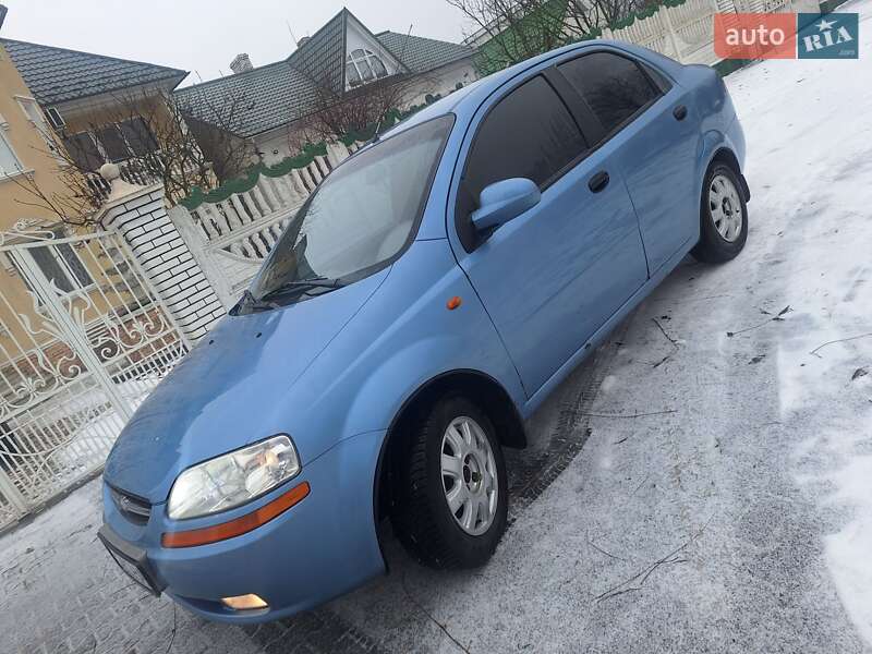 Седан Chevrolet Aveo 2005 в Черновцах