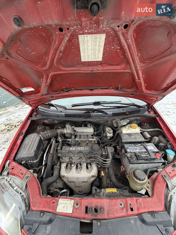 Седан Chevrolet Aveo 2005 в Дергачах