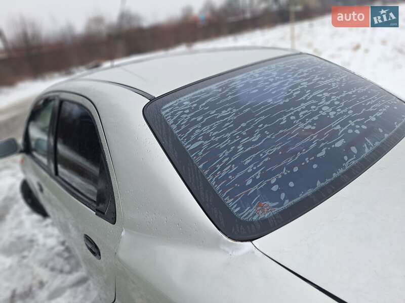 Седан Chevrolet Aveo 2004 в Черновцах