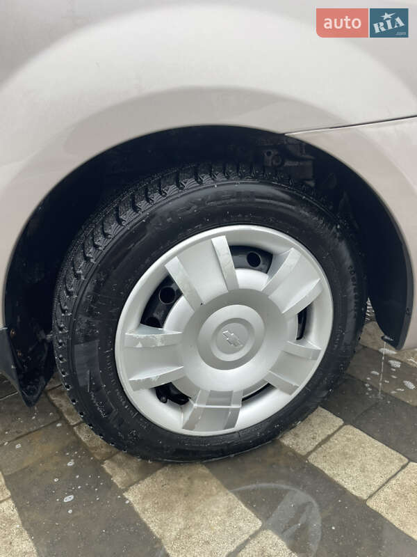 Седан Chevrolet Aveo 2007 в Львове