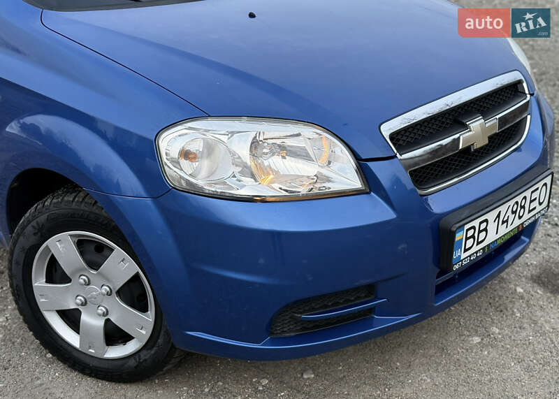 Седан Chevrolet Aveo 2006 в Днепре