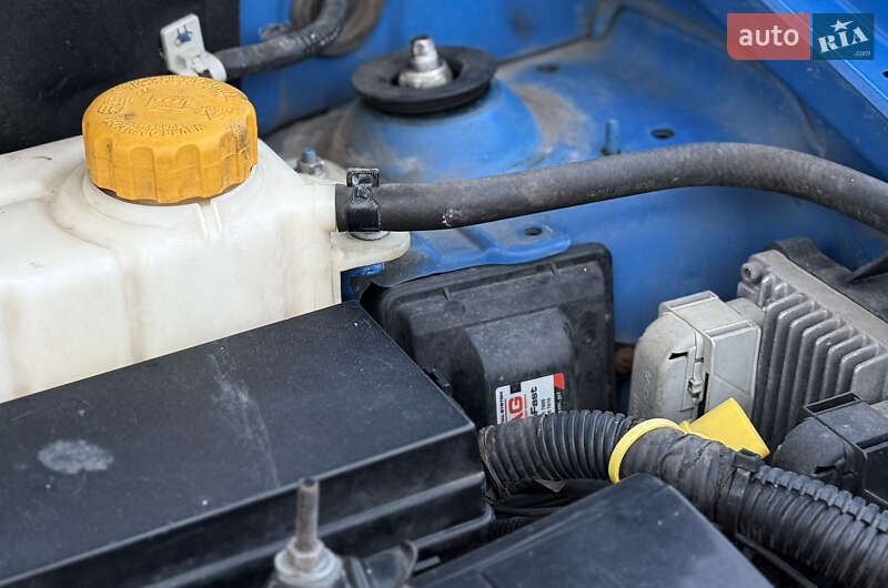 Седан Chevrolet Aveo 2006 в Днепре