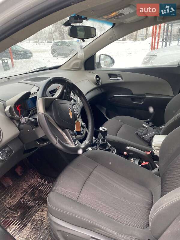 Седан Chevrolet Aveo 2012 в Киеве