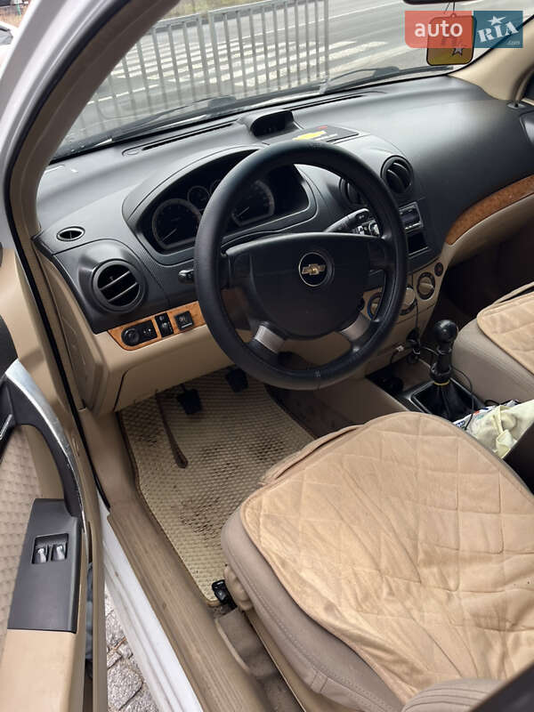 Седан Chevrolet Aveo 2007 в Днепре