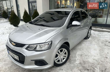 Седан Chevrolet Aveo 2017 в Хмельницком