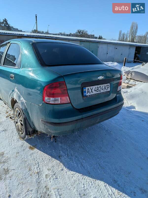 Седан Chevrolet Aveo 2004 в Харькове
