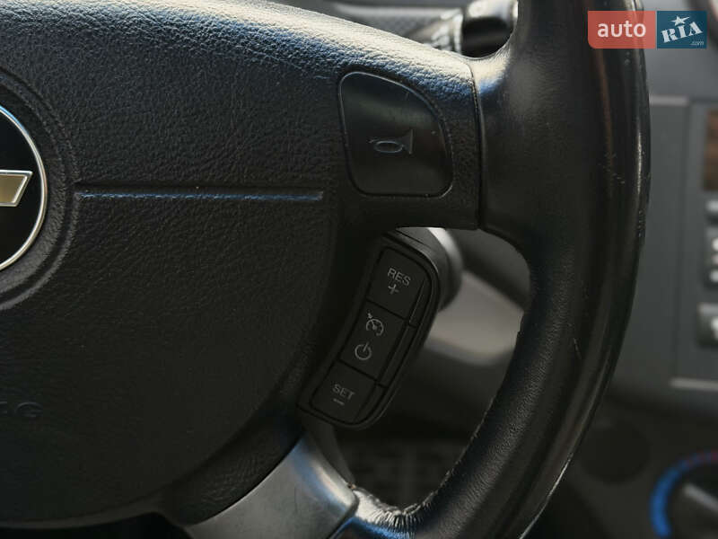 Хэтчбек Chevrolet Aveo 2009 в Шептицькому