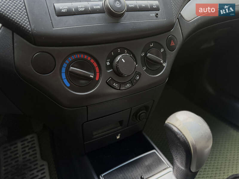 Хэтчбек Chevrolet Aveo 2009 в Шептицькому