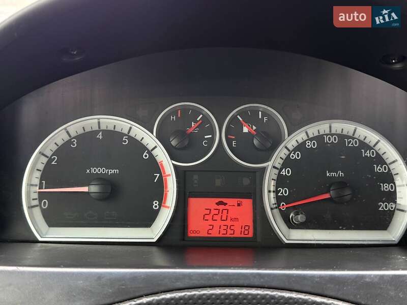 Седан Chevrolet Aveo 2006 в Киеве