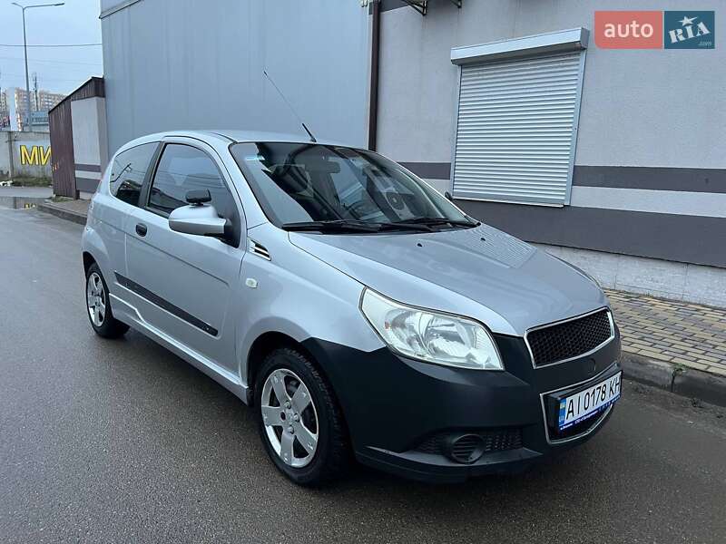 Хэтчбек Chevrolet Aveo 2008 в Вишневом фото 3 Хэтчбек Chevrolet Aveo 2008 в Вишневом