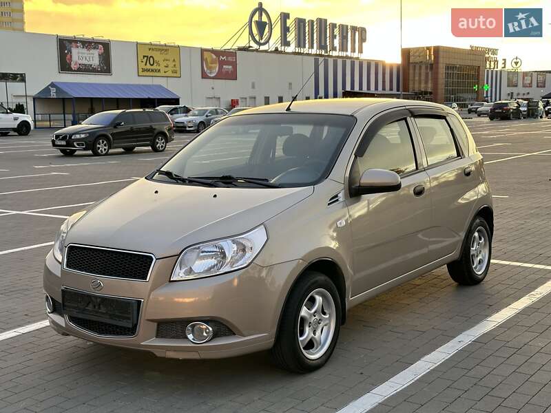 Хэтчбек Chevrolet Aveo 2012 в Одессе фото Хэтчбек Chevrolet Aveo 2012 в Одессе