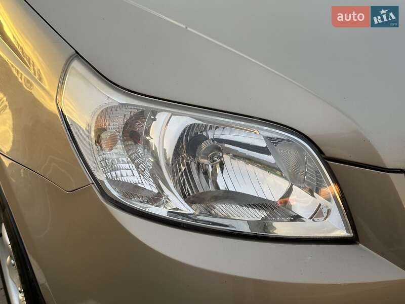 Хэтчбек Chevrolet Aveo 2012 в Одессе фото 11 Хэтчбек Chevrolet Aveo 2012 в Одессе