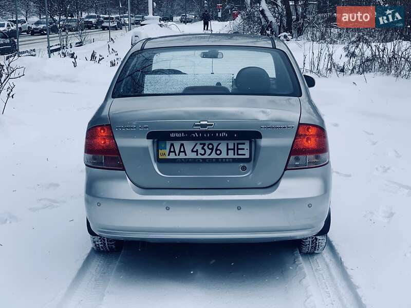 Седан Chevrolet Aveo 2005 в Киеве