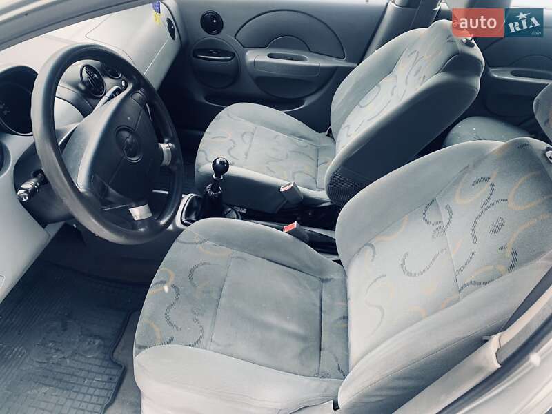 Седан Chevrolet Aveo 2005 в Киеве